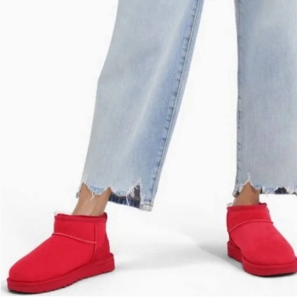 UGG Ultra Mini Classic Boot - Picture 8 of 10
